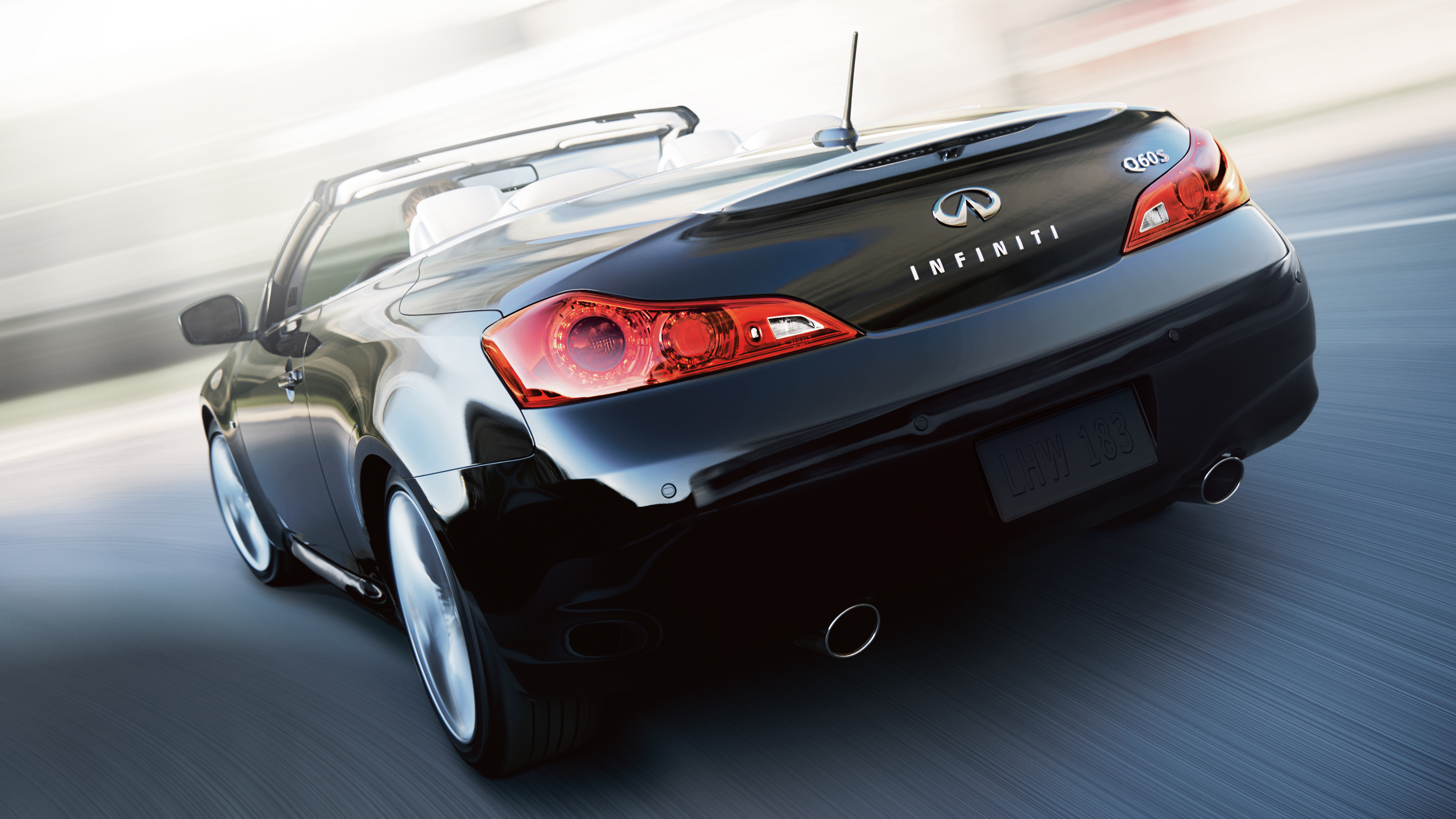 Infiniti Q60 Convertible photo 2