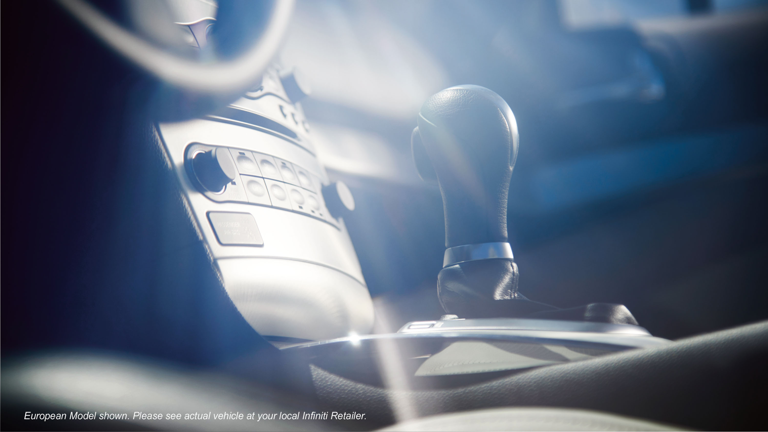 Infiniti Q60 Convertible photo 21