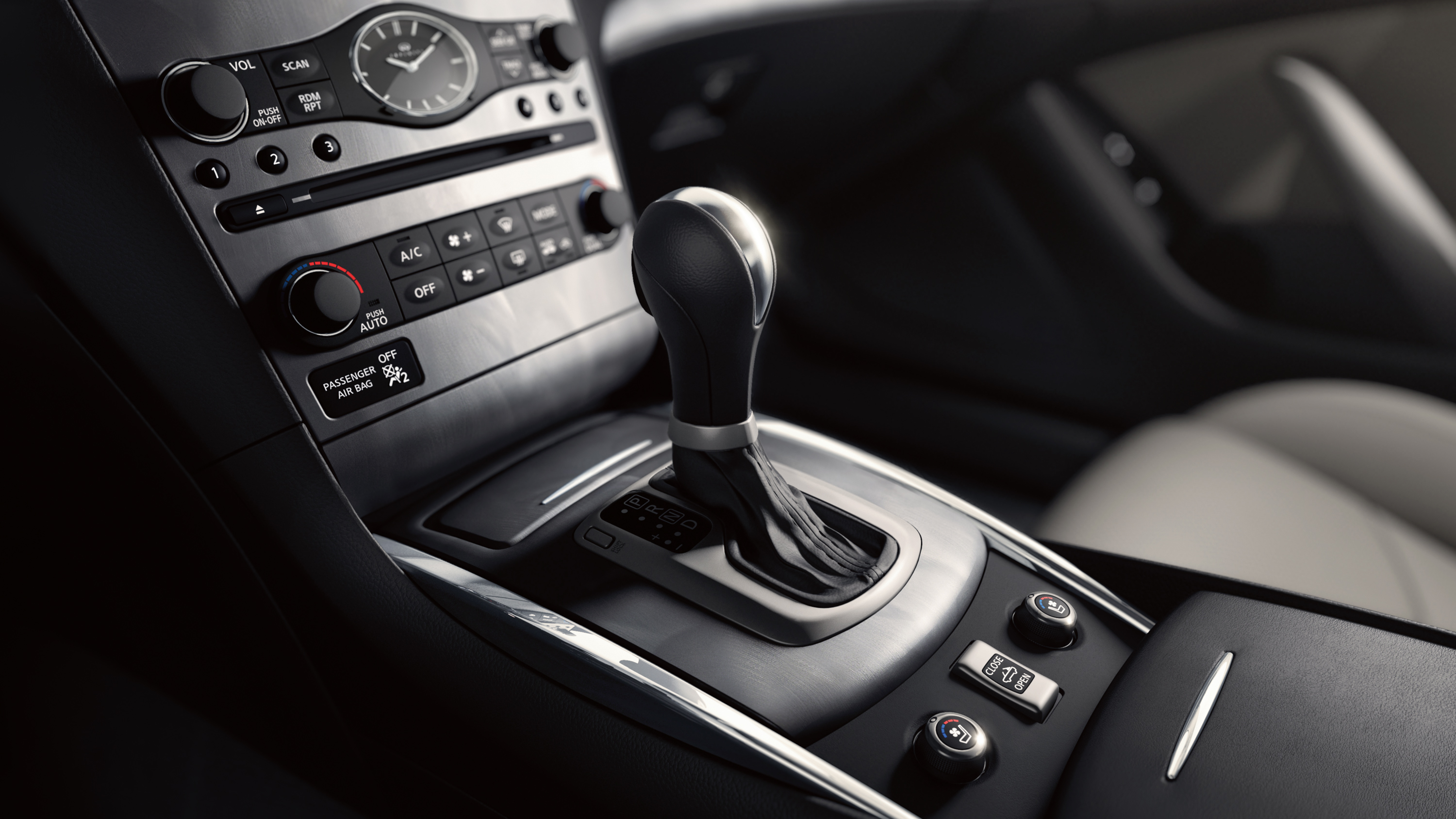 Infiniti Q60 Convertible photo 24