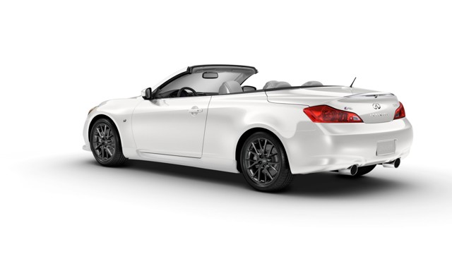 Infiniti Q60 Convertible photo 7