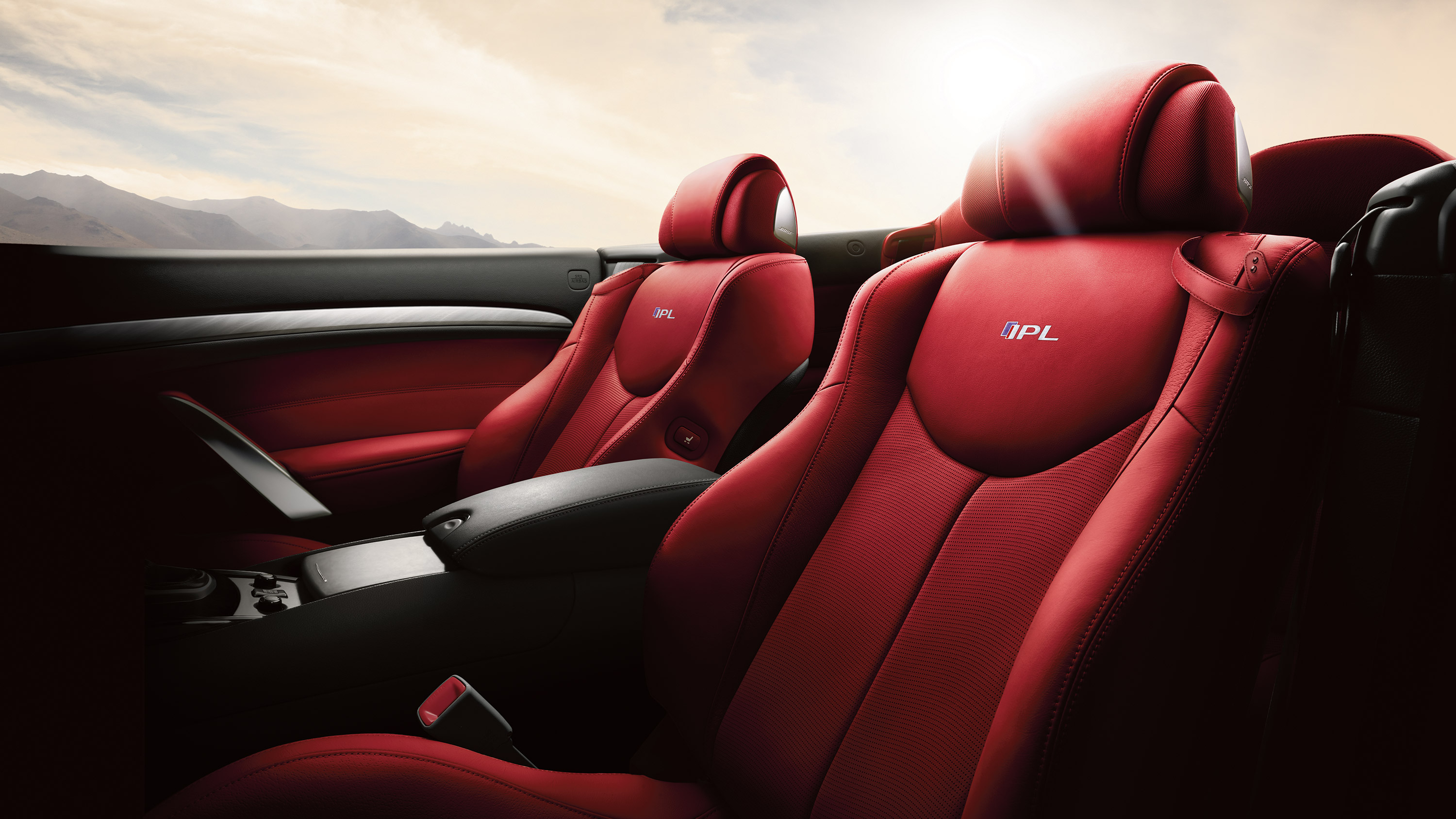 Infiniti Q60 Convertible photo 12