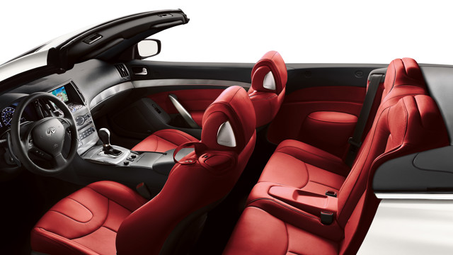 Infiniti Q60 Convertible photo 13