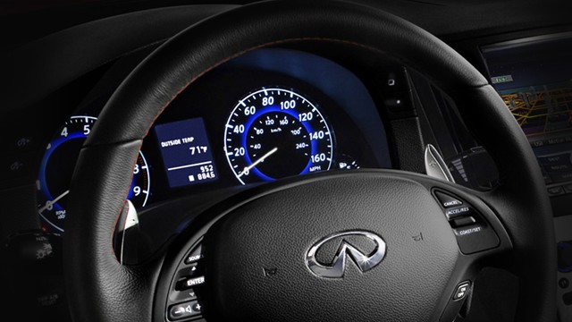 Infiniti Q60 Convertible photo 16