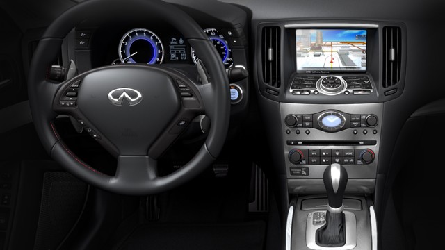 Infiniti Q60 Convertible photo 17