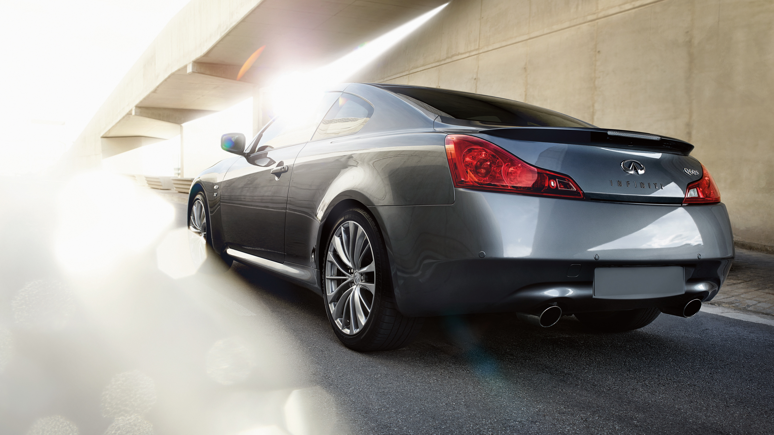 Infiniti Q60 photo 3