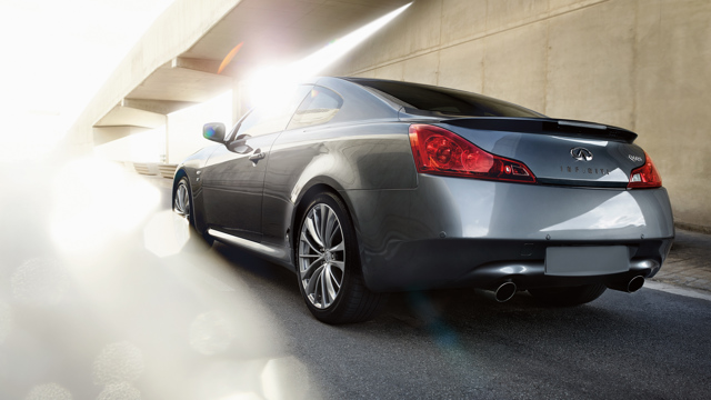 Infiniti Q60 foto 3