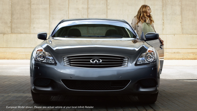 Infiniti Q60 foto 6