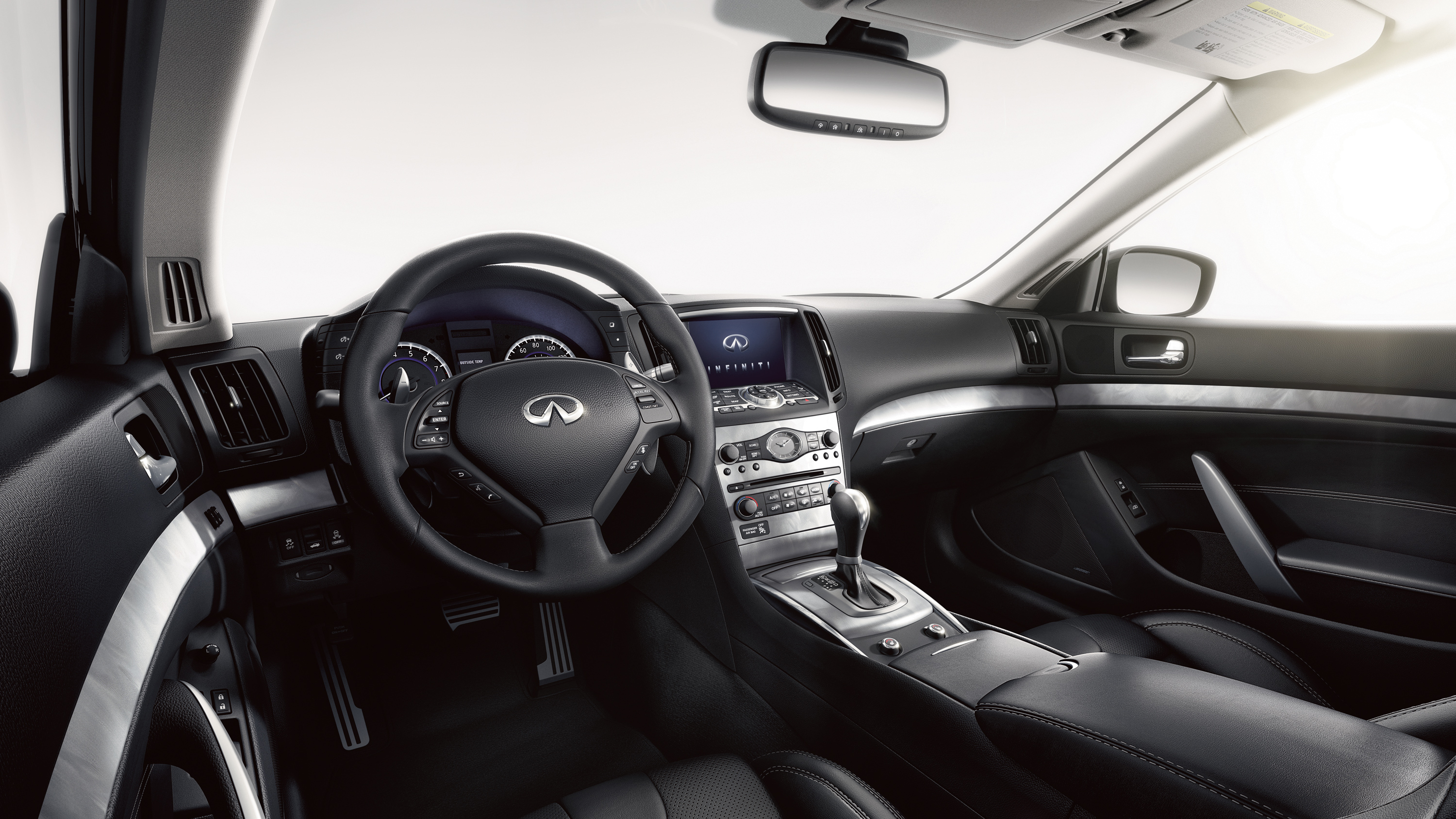 Infiniti Q60 photo 19