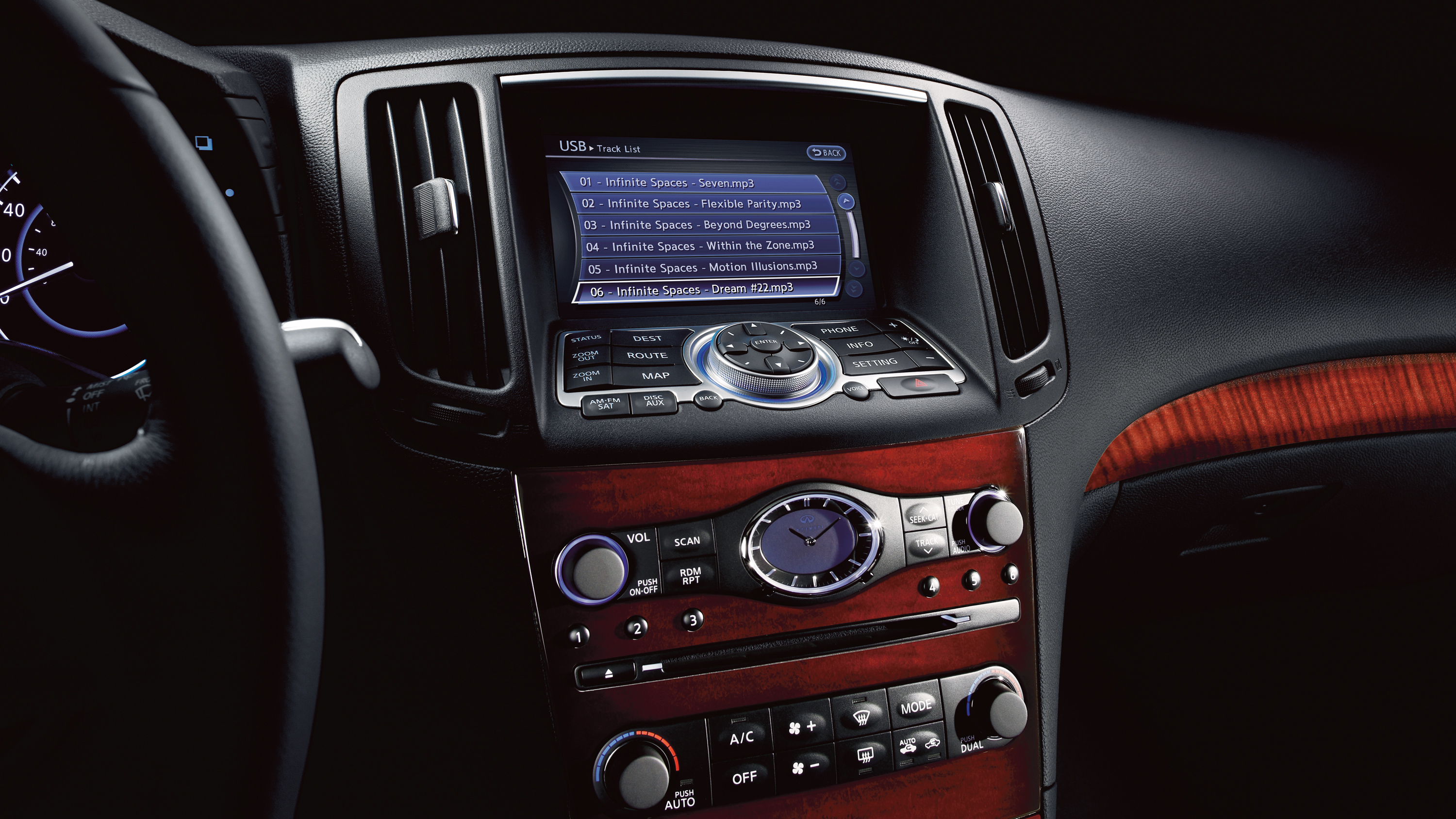 Infiniti Q60 photo 22