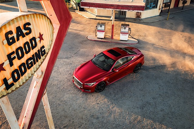 Infiniti Q60 photo 15