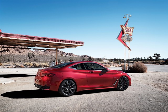 Infiniti Q60 photo 19