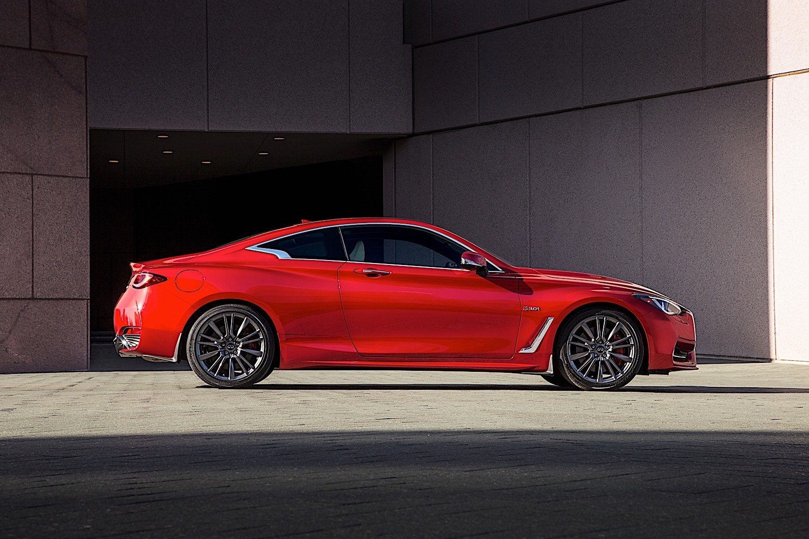 Infiniti Q60 photo 27
