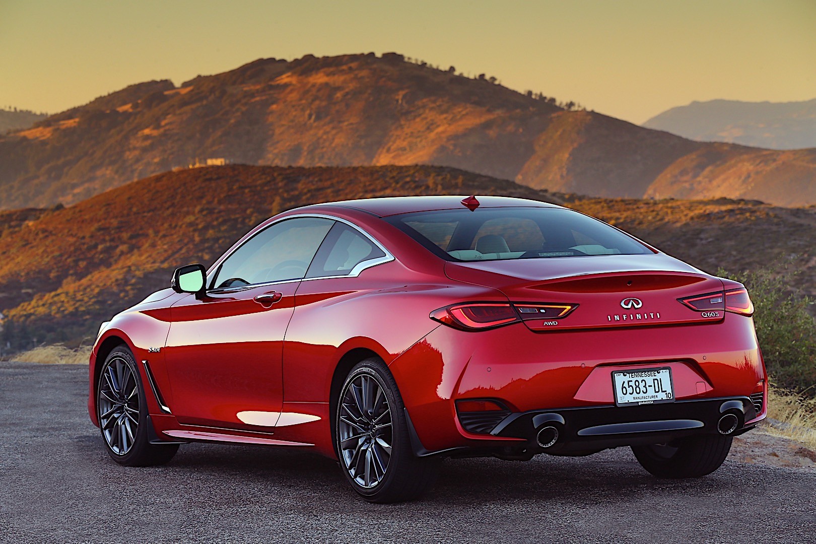 Infiniti Q60 photo 29