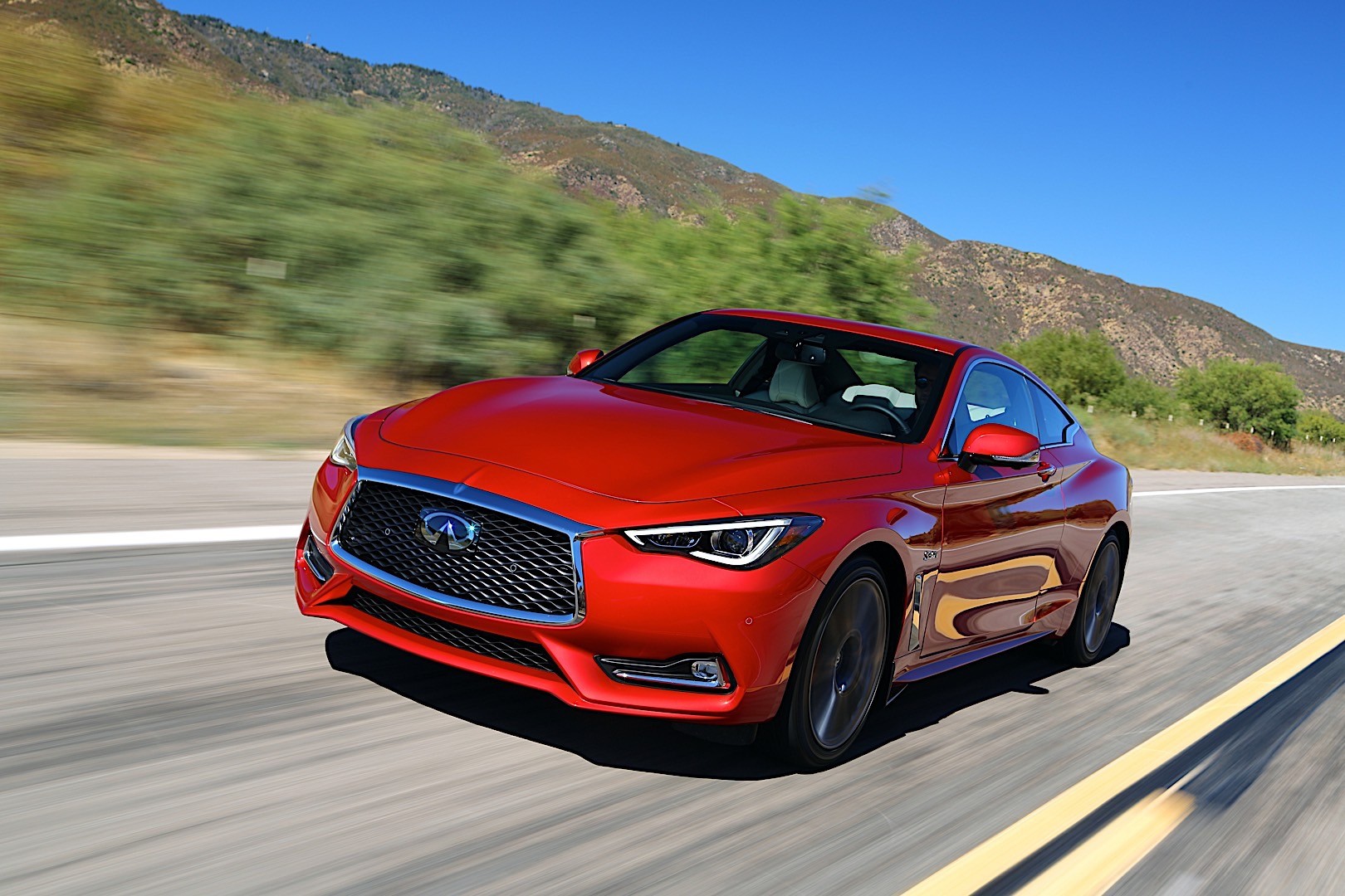 Infiniti Q60 photo 32
