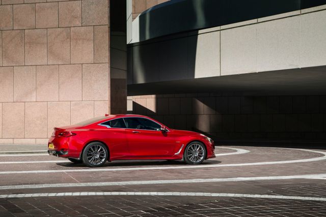 Infiniti Q60 foto 9