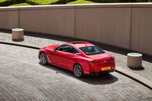 Infiniti Q60 foto 12
