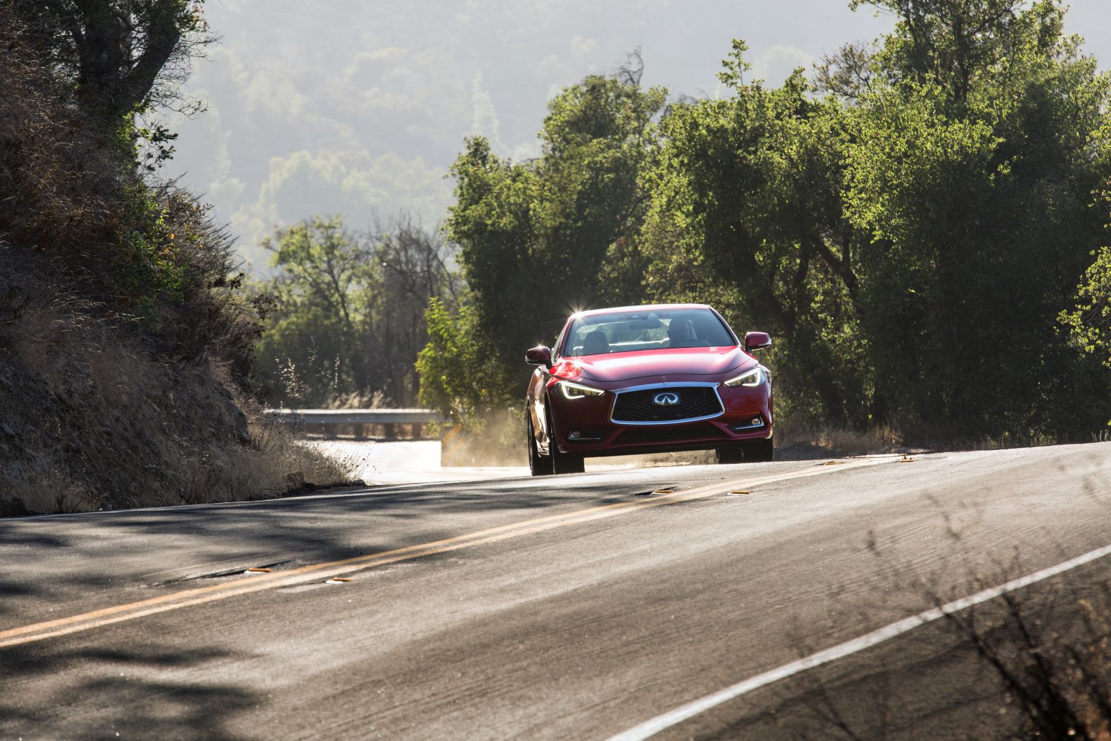 Infiniti Q60 photo 16