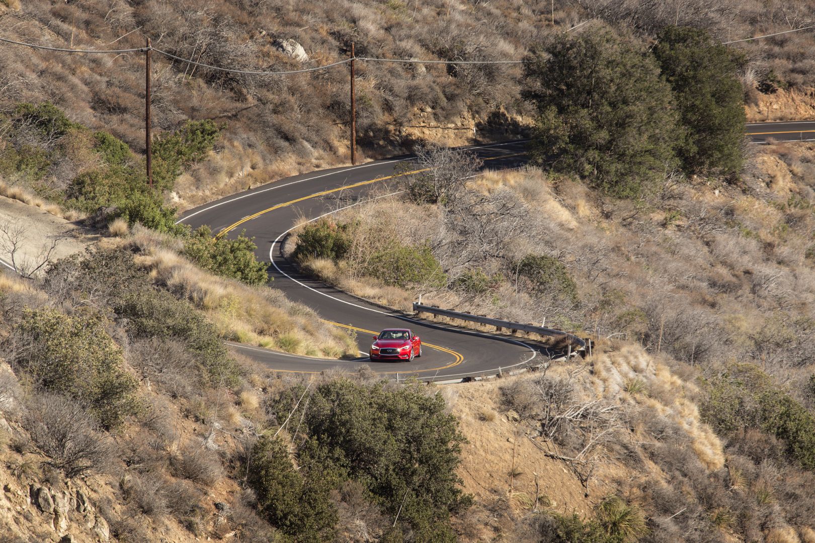 Infiniti Q60 photo 18