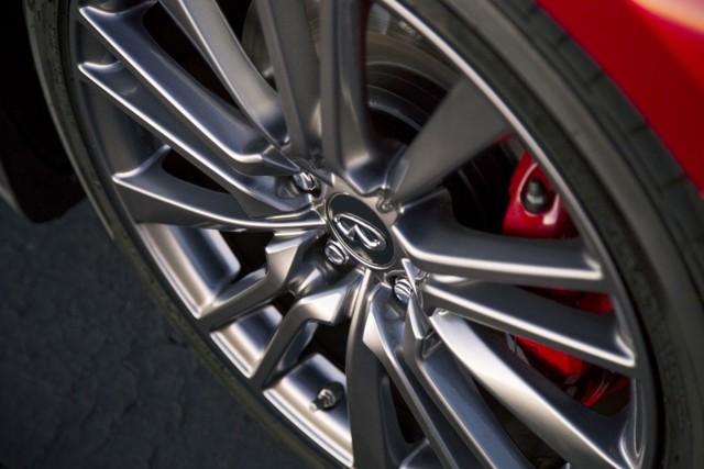 Infiniti Q60 foto 22
