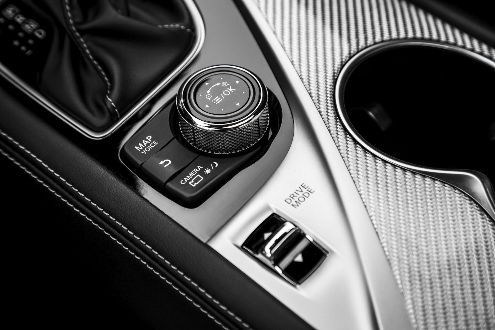 Infiniti Q60 photo 102