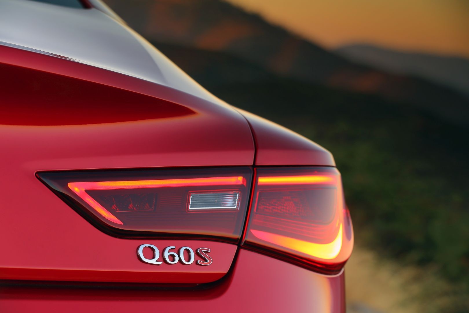 Infiniti Q60 photo 52