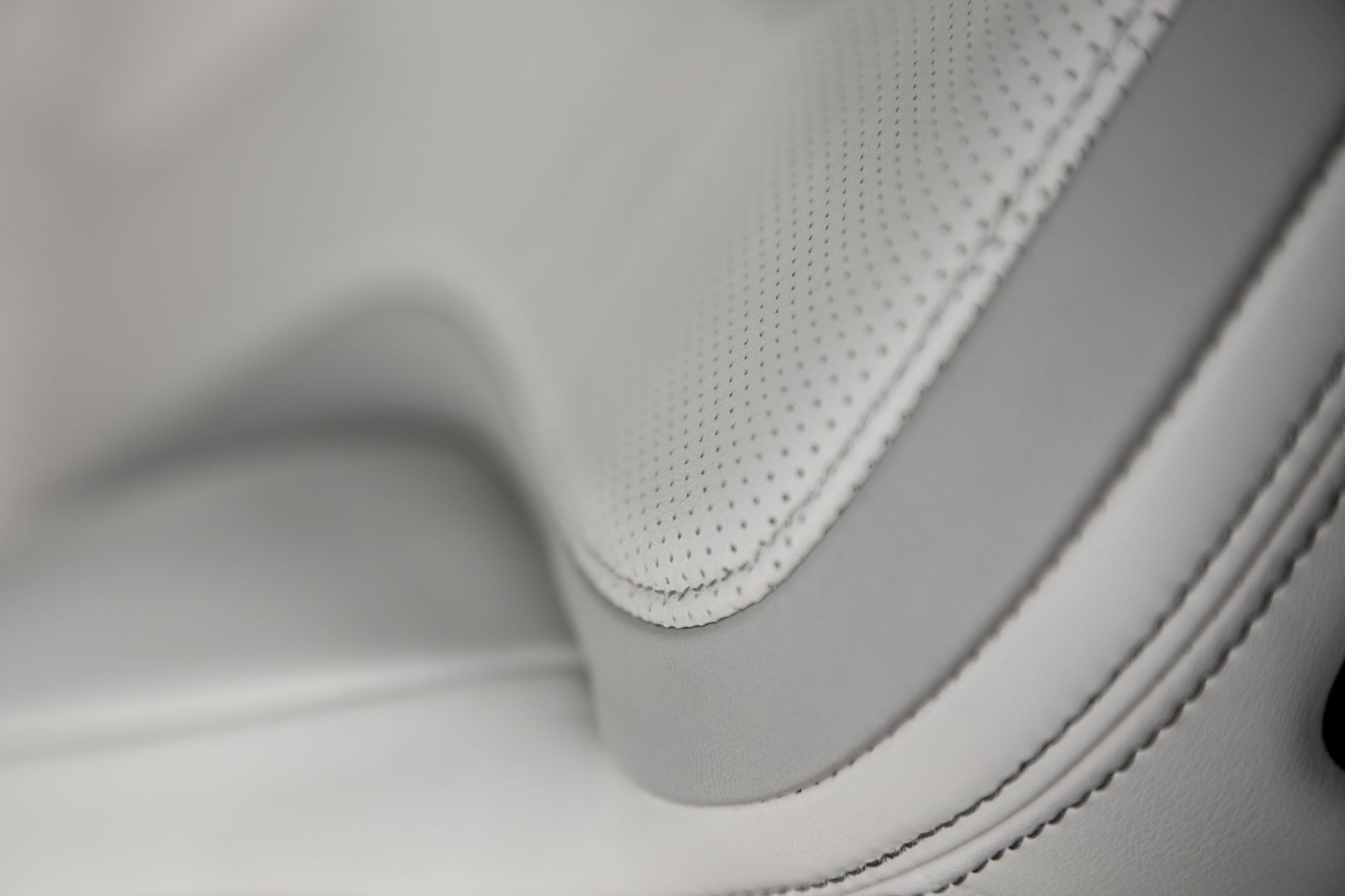 Infiniti Q60 photo 103