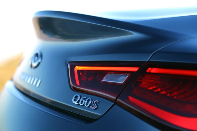 Infiniti Q60 foto 69