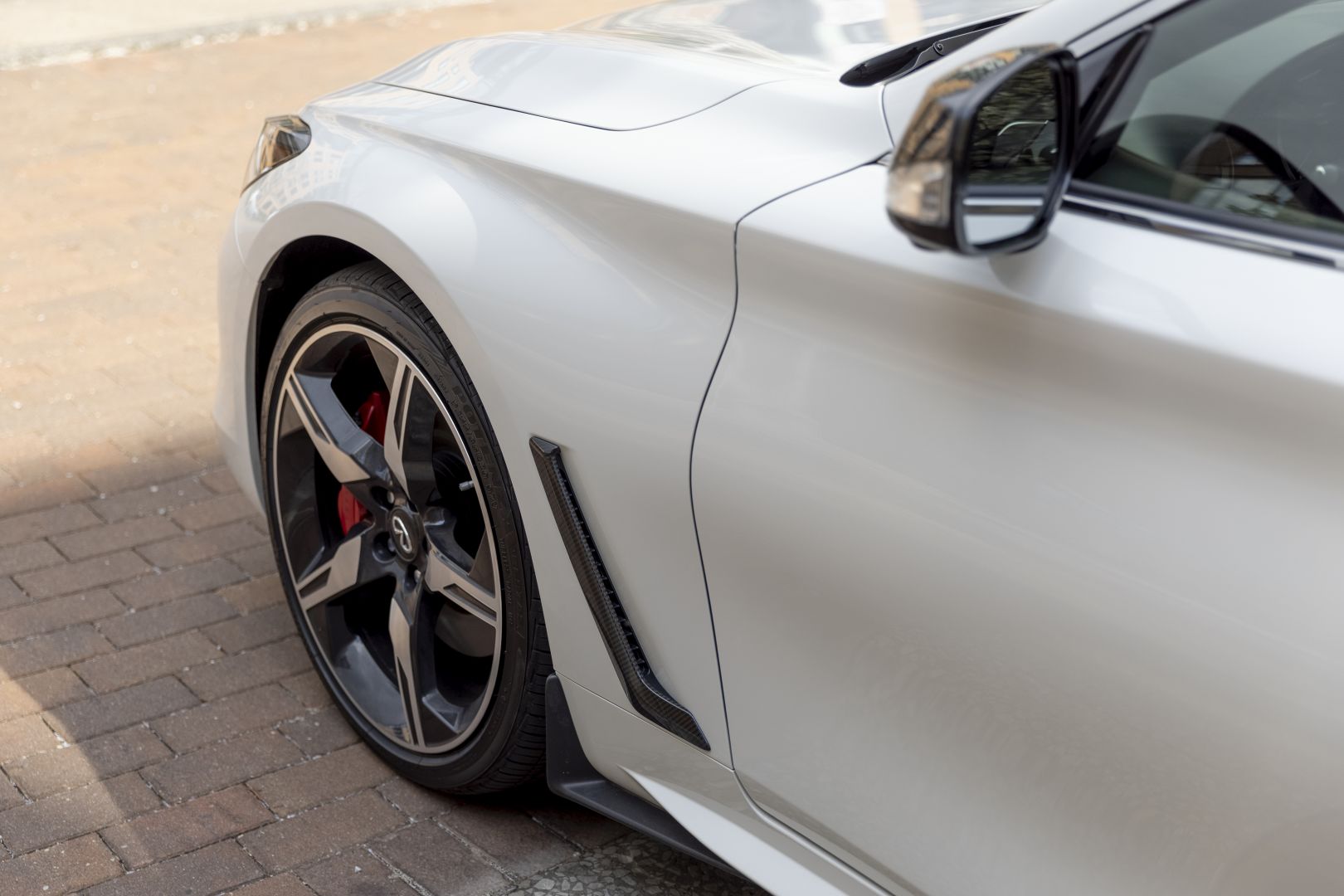 Infiniti Q60 photo 86