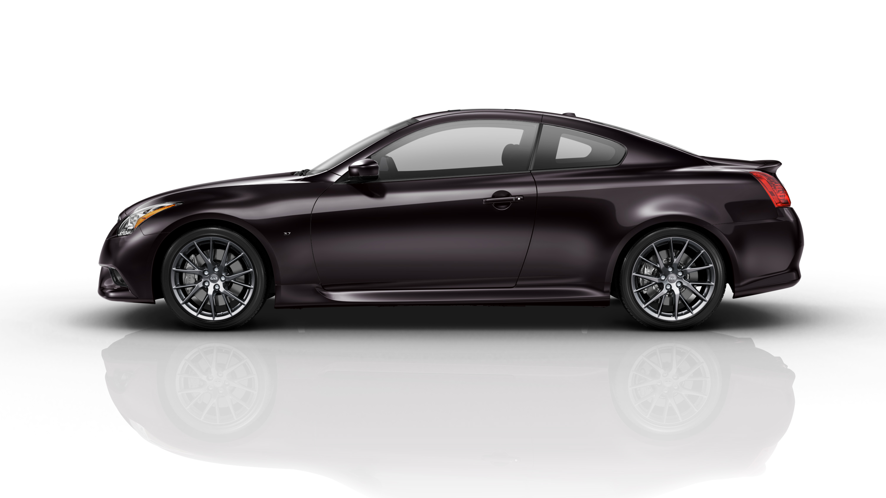 Infiniti Q60 photo 5