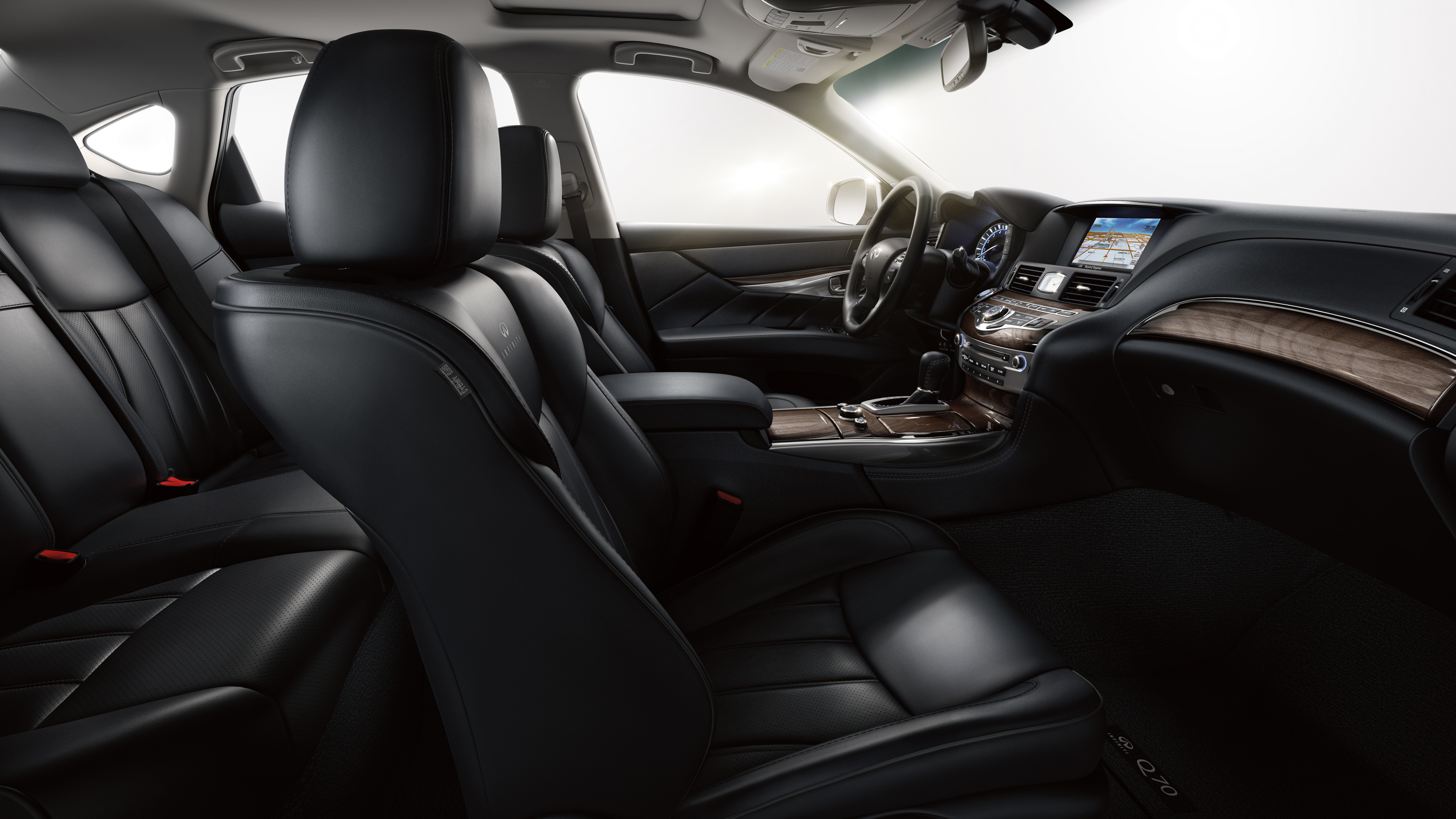 Infiniti Q70 photo 28