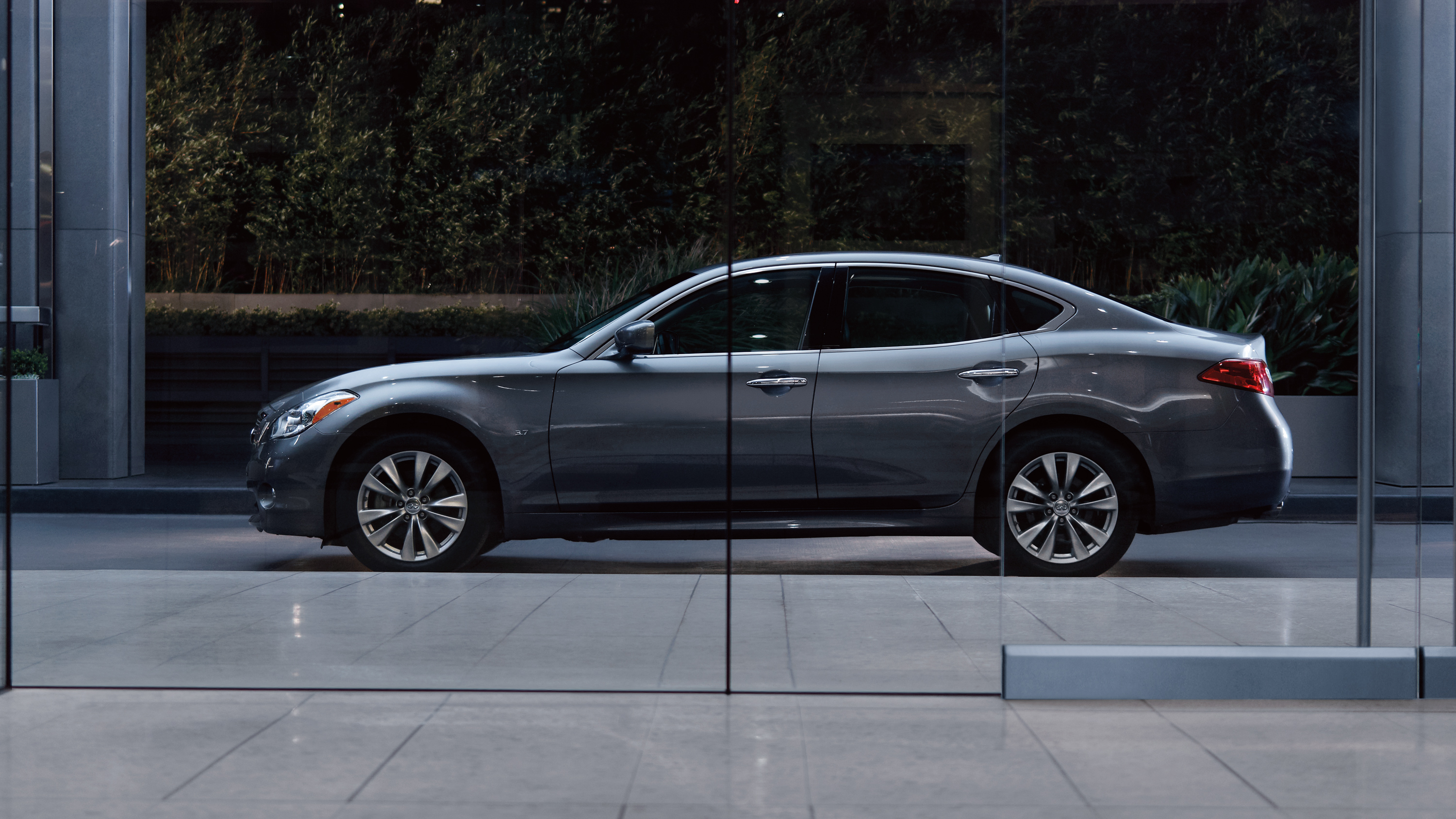 Infiniti Q70 photo 5