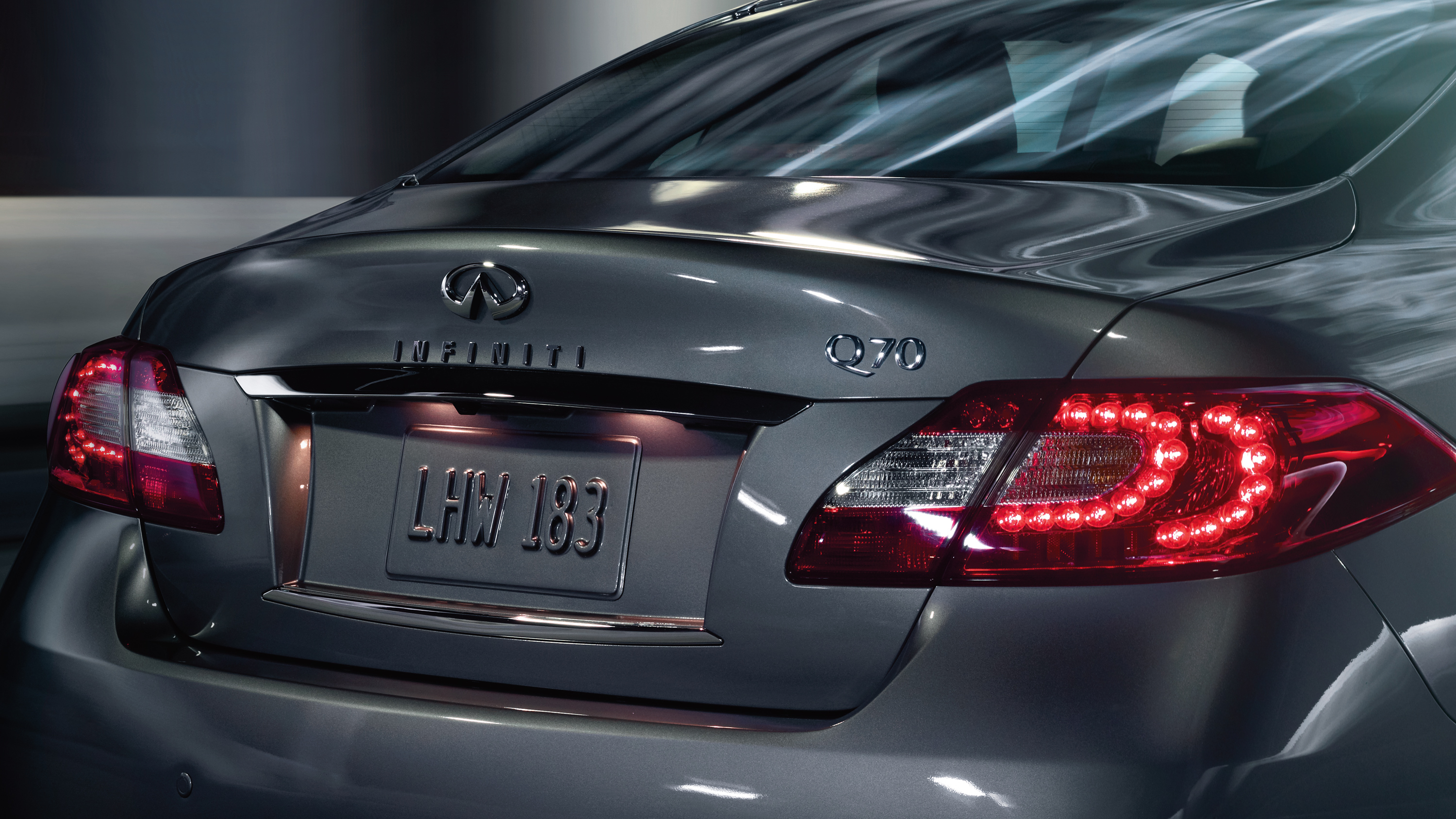 Infiniti Q70 photo 8