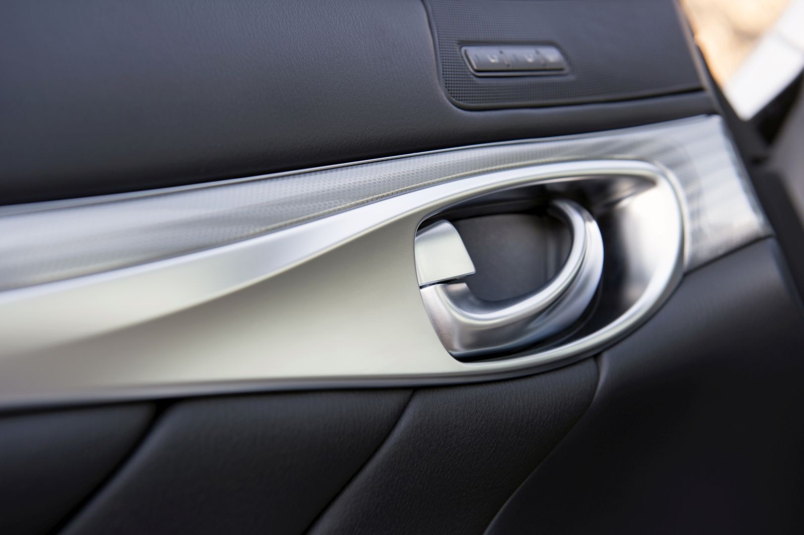 Infiniti Q70 photo 22