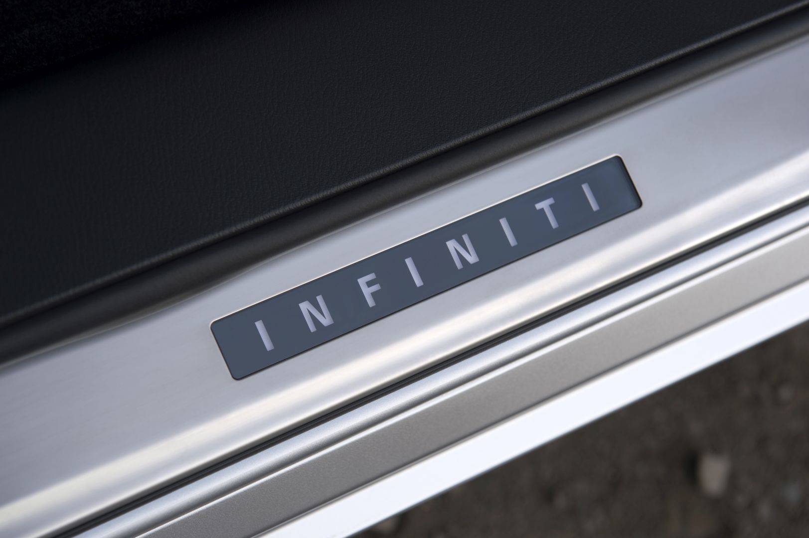 Infiniti Q70 photo 27
