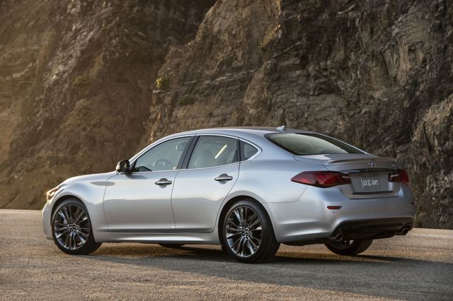 Infiniti Q70 photo 6