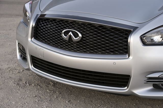 Infiniti Q70 photo 9