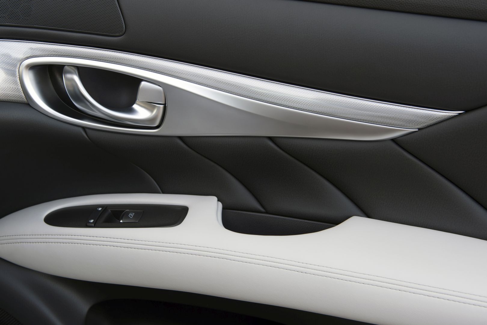 Infiniti Q70 photo 21