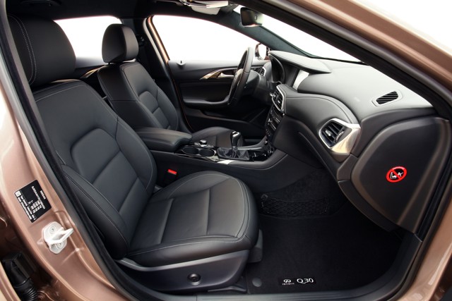 Infiniti Qx30 foto 90