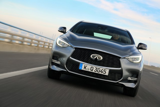 Infiniti Qx30 foto 12