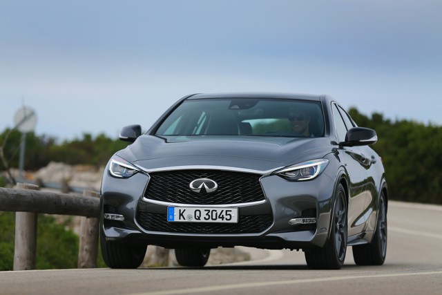 Infiniti Qx30 foto 18