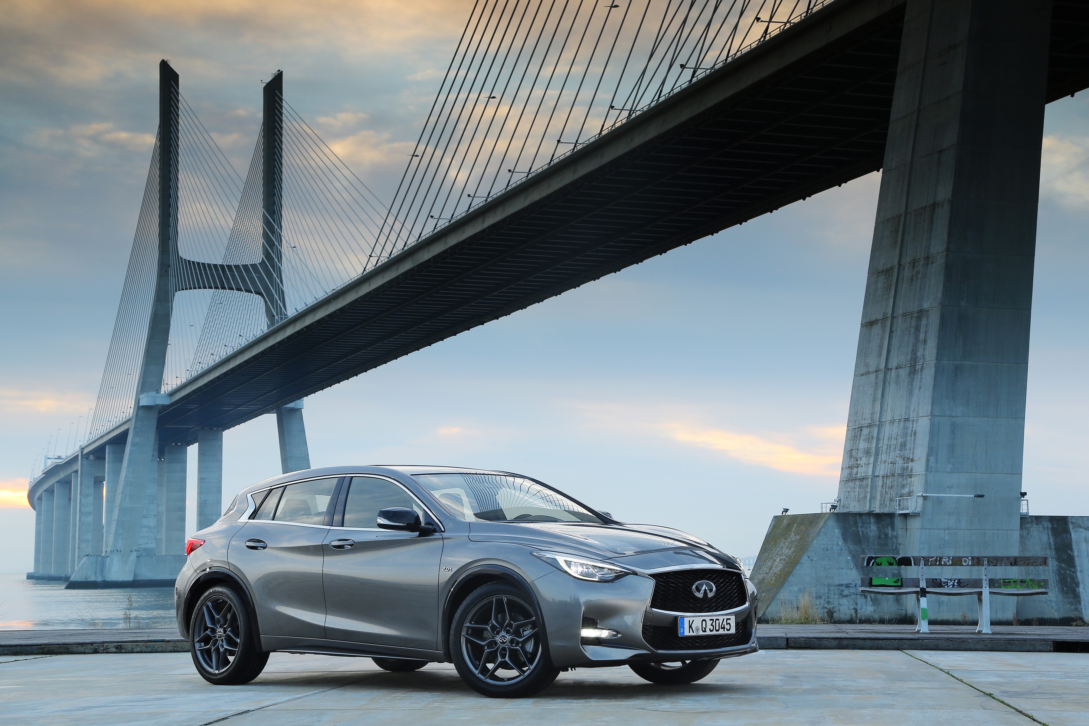 Infiniti Qx30 photo 19