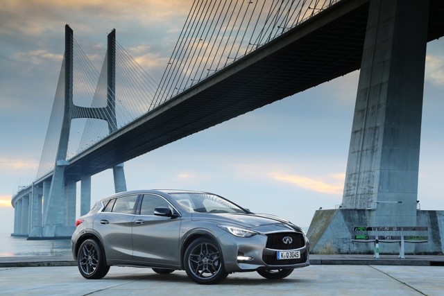 Infiniti Qx30 foto 19