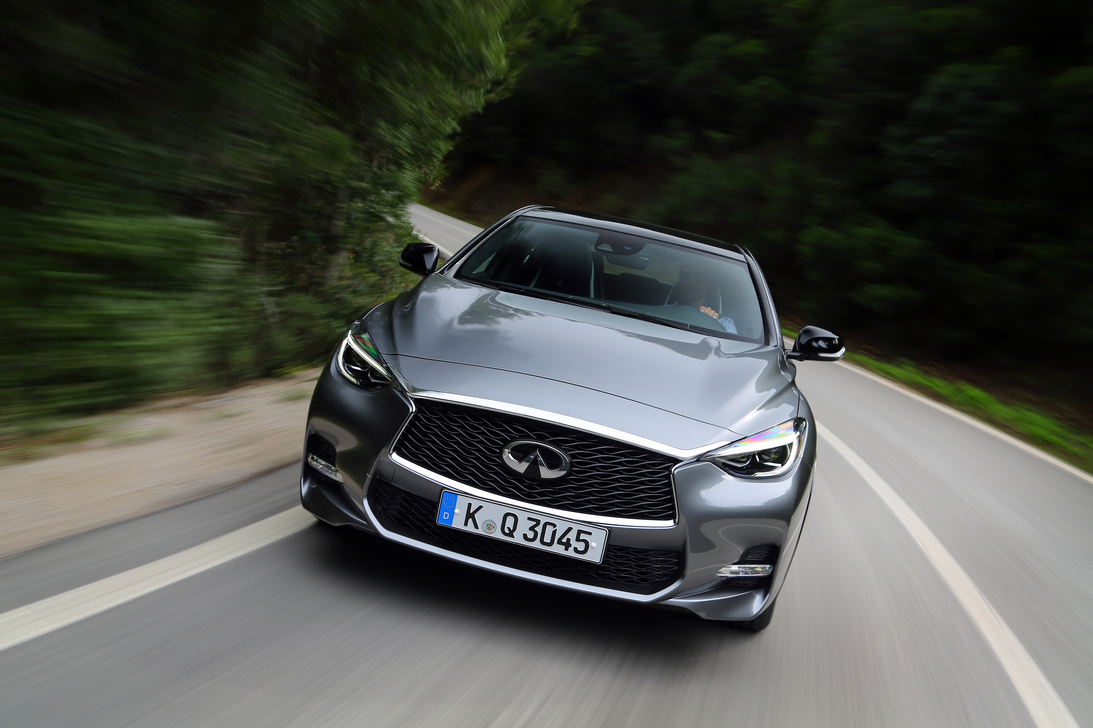 Infiniti Qx30 photo 20