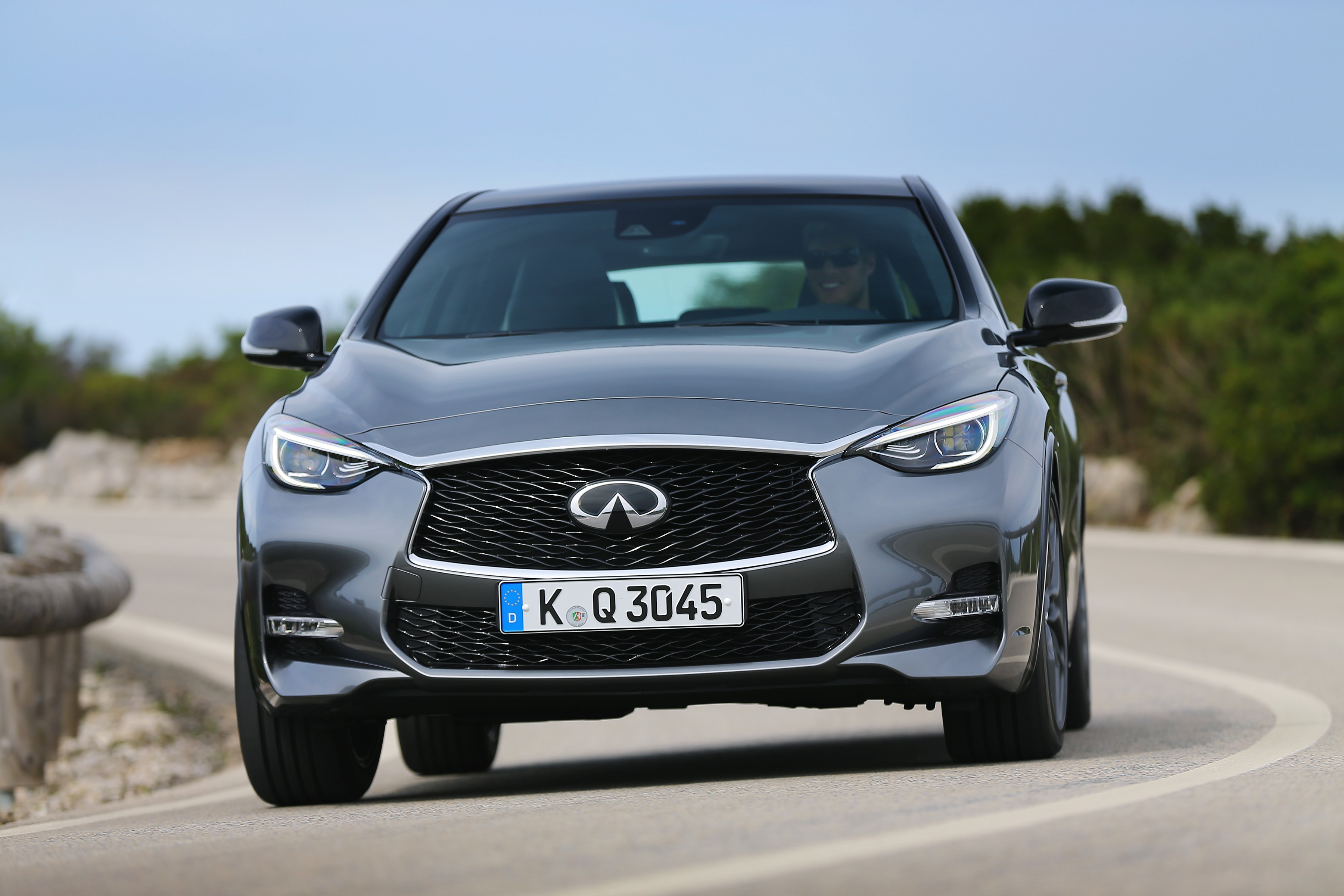 Infiniti Qx30 photo 22