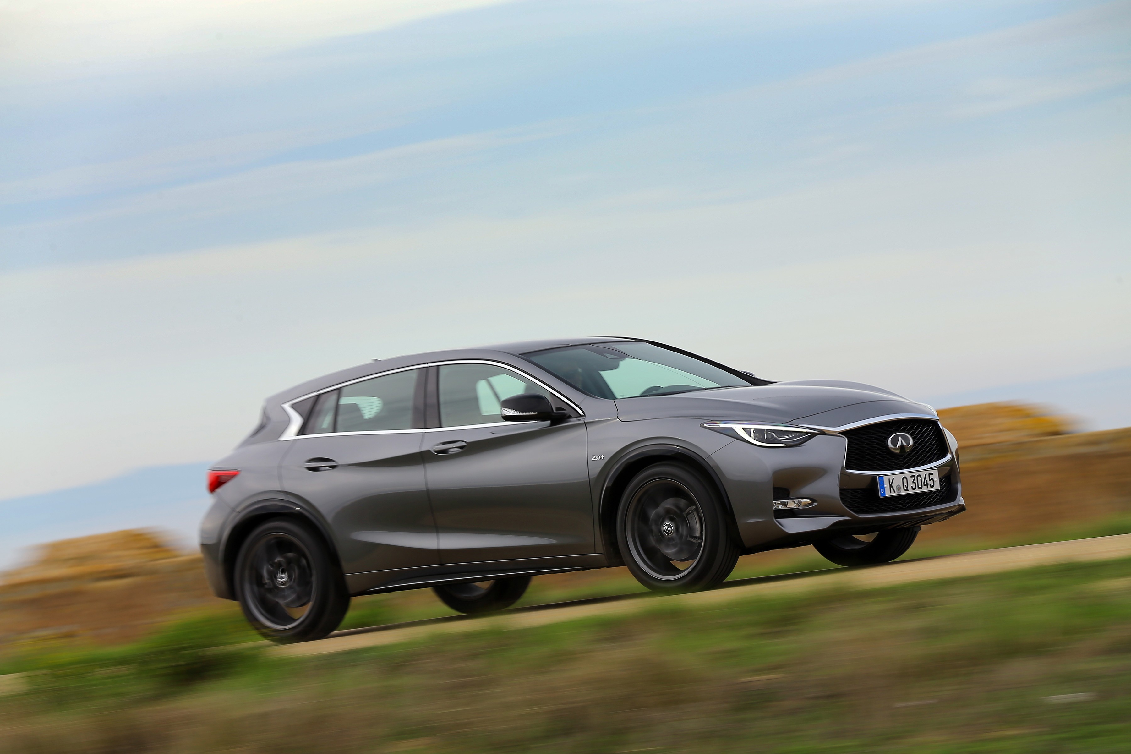 Infiniti Qx30 photo 24