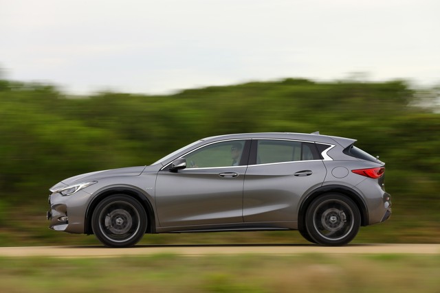 Infiniti Qx30 foto 25
