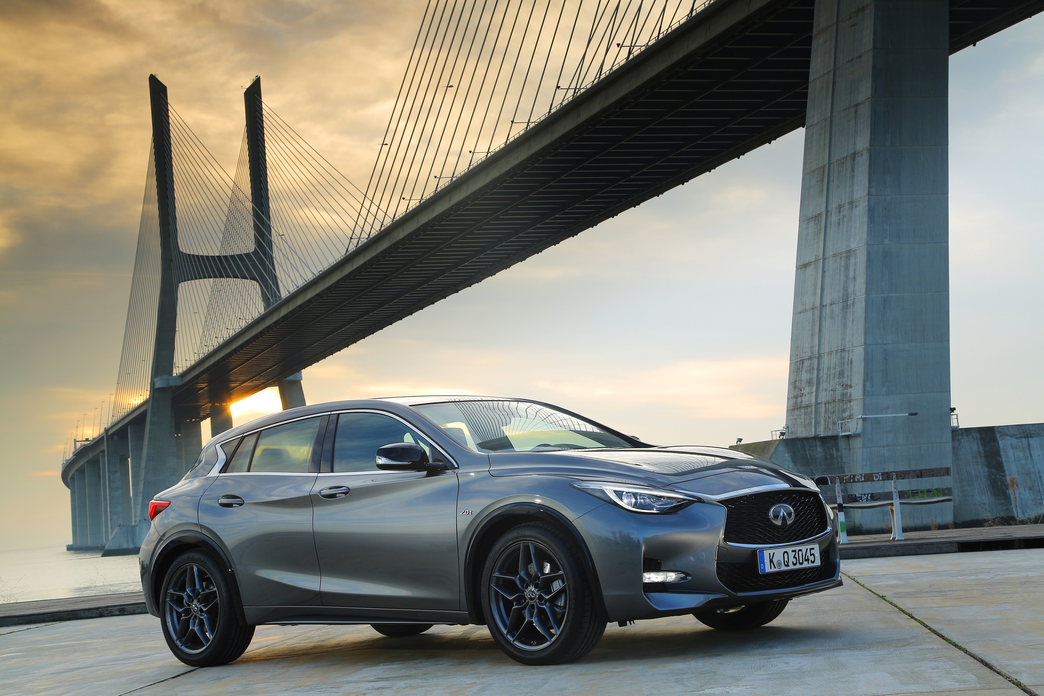 Infiniti Qx30 photo 29