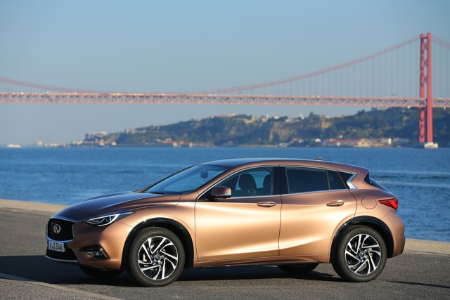 Infiniti Qx30 foto 34