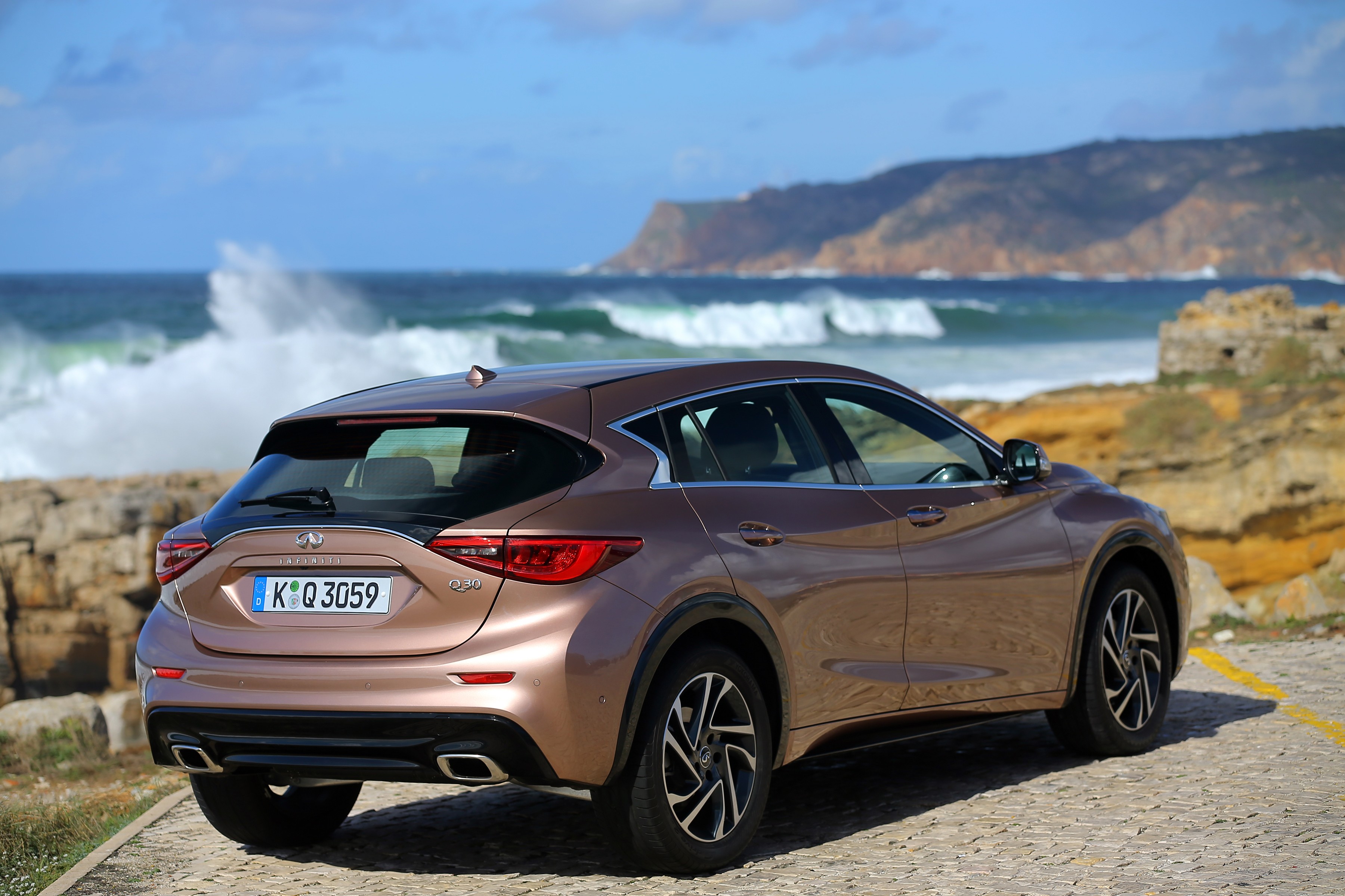 Infiniti Qx30 photo 41
