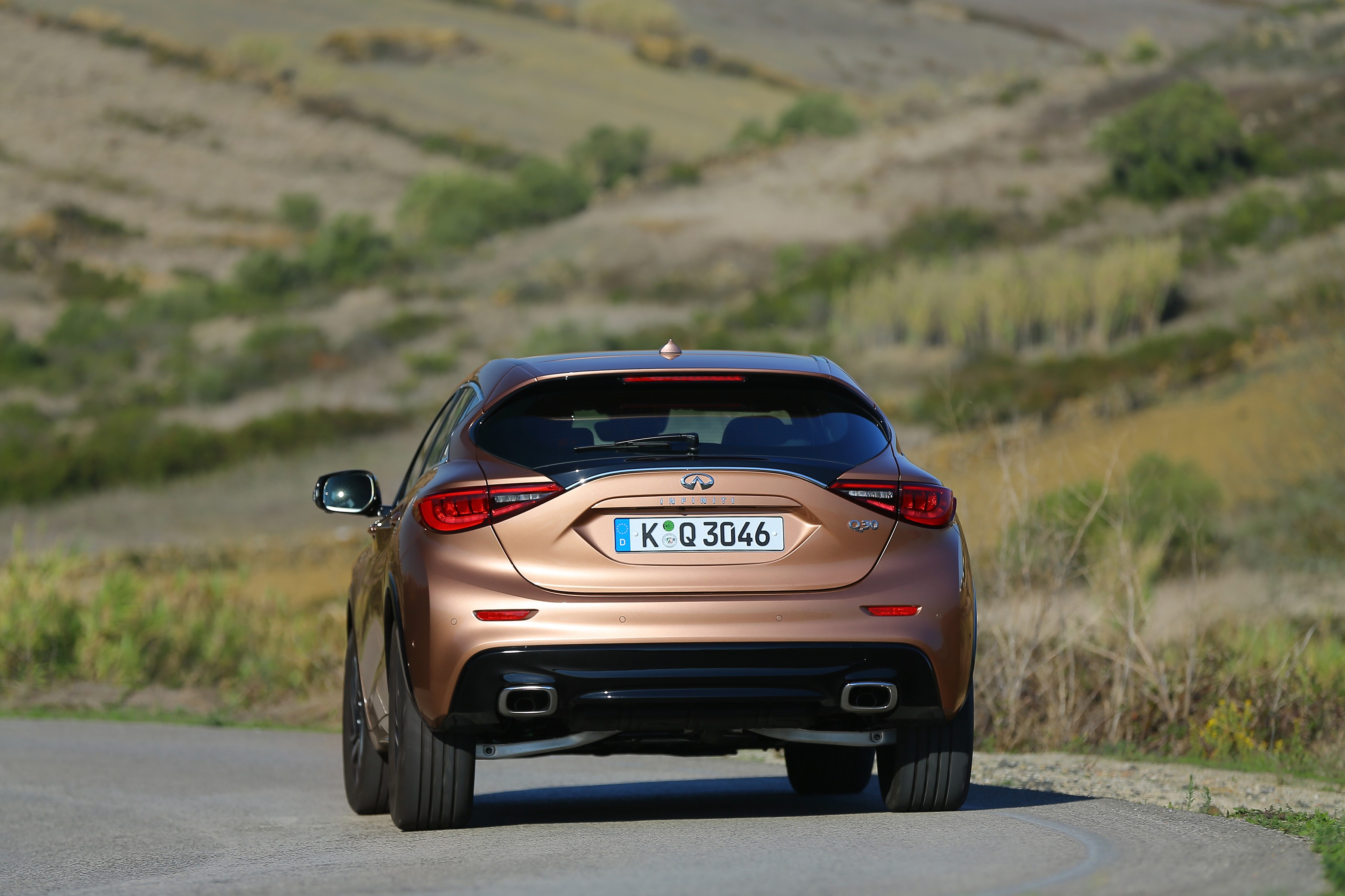 Infiniti Qx30 photo 49
